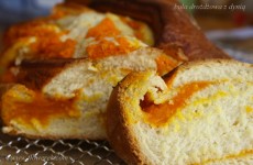 pumpkin bread cross-section