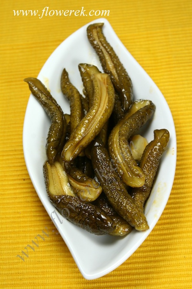 krokodylki, spicy pickled cucumbers with chili and garlic
