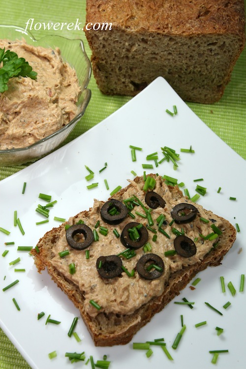 tuna spread with olives