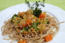 Whole wheat pasta with lentils and broccoli