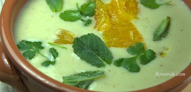 Creamy roasted garlic soup