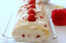 Strawberry roll