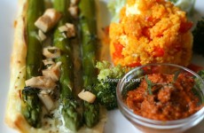 Asparagus tarts with tomato pesto