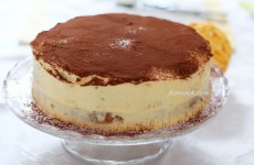 Ajerkoniak cake
