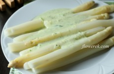 Green sauce for asparagus