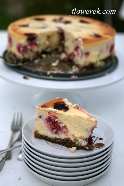 Creamy raspberry cheesecake