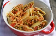 Stuffed conchiglioni pasta with Taleggio