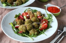 Falafel with arugula salad and tahini sauce