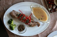 Pork tenderloin in pepper sauce
