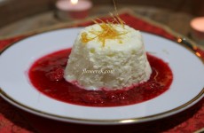 Prosecco cream with raspberry purée