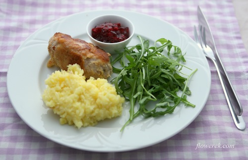 Cordon bleu with Camembert and pear
