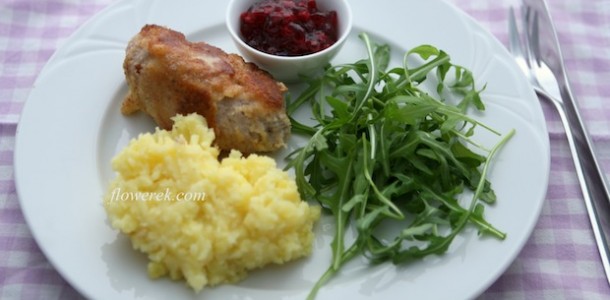 Cordon bleu with Camembert and pear