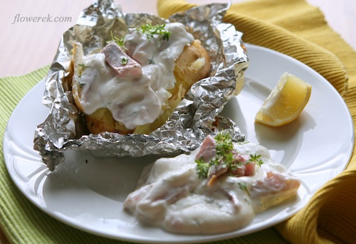 Foil-baked potatoes with herring