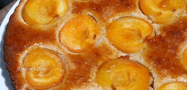 Almond apricot tart
