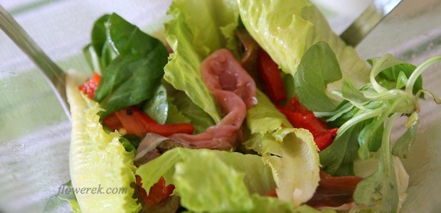 Light Spanish-style salad