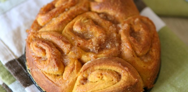 Pumpkin apple swirl rolls