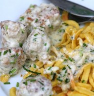 Poultry meatballs in cheese sauce
