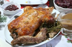 Duck with red cabbage and figs