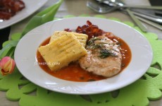 Rosemary chicken breasts with pan-fried polenta